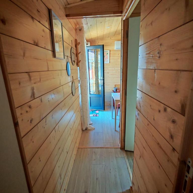 Tiny house climatisée en bord de bassin - Appartement 1 Chambre - 10