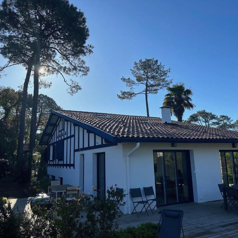 Hossegor Capbreton centre villa 14 personnes piscine chauffée - Six-Bedroom House - 3