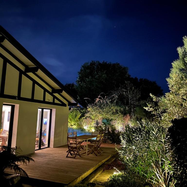 Hossegor Capbreton centre villa 14 personnes piscine chauffée - Six-Bedroom House - 35