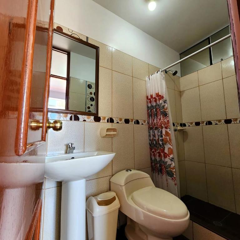 Hostal Capac - Habitación Doble con baño privado - 17