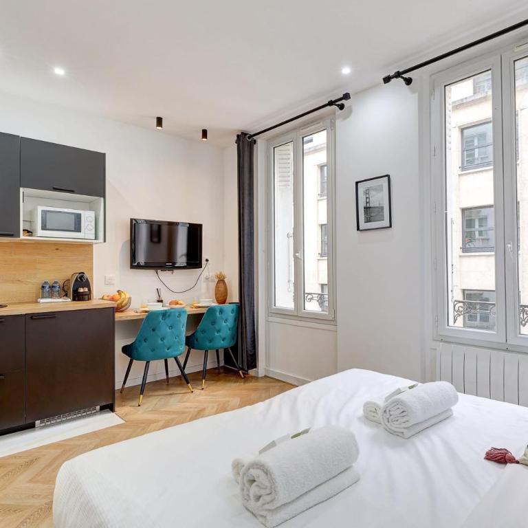 Studio avec A-C aux Champs-Elysees - Appartement - 1