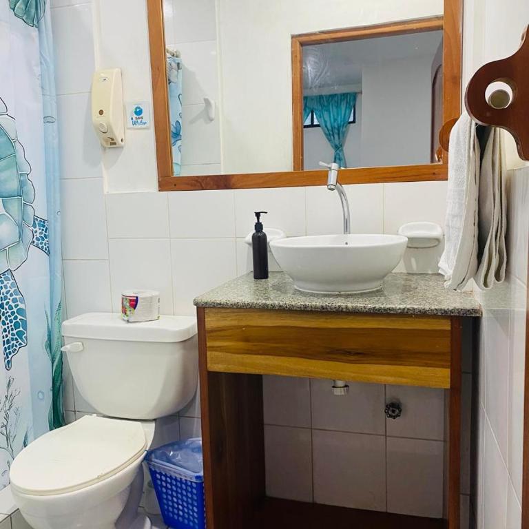 Hostal Marysol - Habitación Cuádruple con baño privado - 4