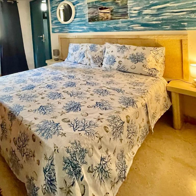 6 Ensuite Rooms, 100m from the Beach - Villa - 31
