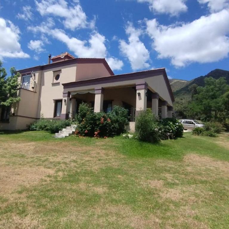 Alma Toscana casona de 3 dormitorios con parrillero cubierto - Casa de 3 dormitorios - 1
