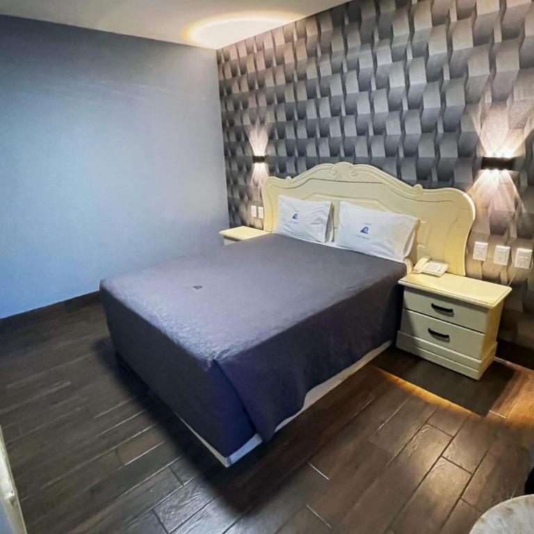 Hotel Costa Brava Gdl - Standard Queen Room - 2