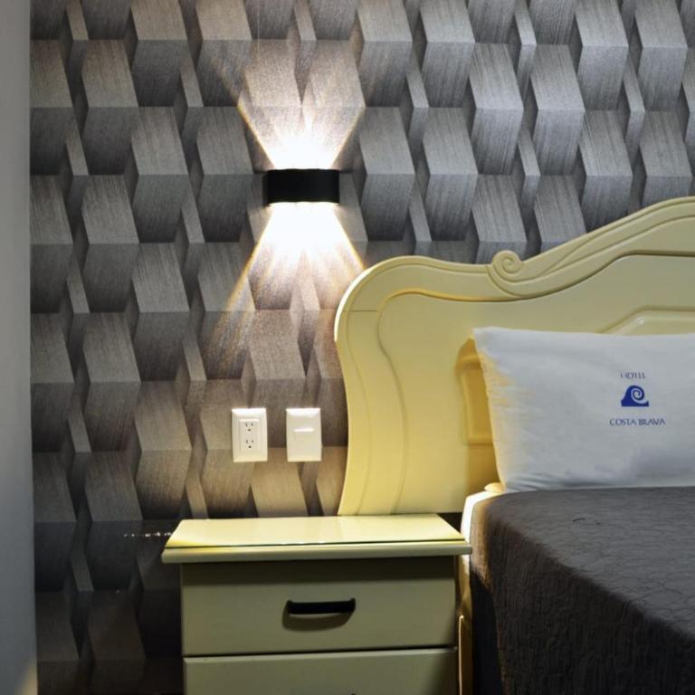 Hotel Costa Brava Gdl - Standard Queen Room - 6