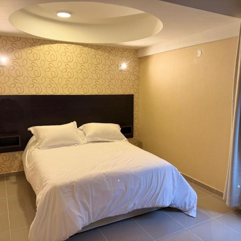 Apart Hotel Ostrón - Habitación Triple Deluxe con vistas al mar - 5
