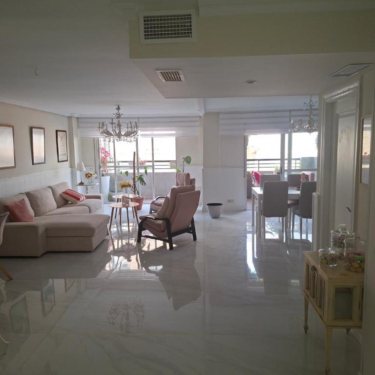 Espectacular vivienda a un minuto andando de la Playa y del Paseo marítimo en Almería - Apartment - 1