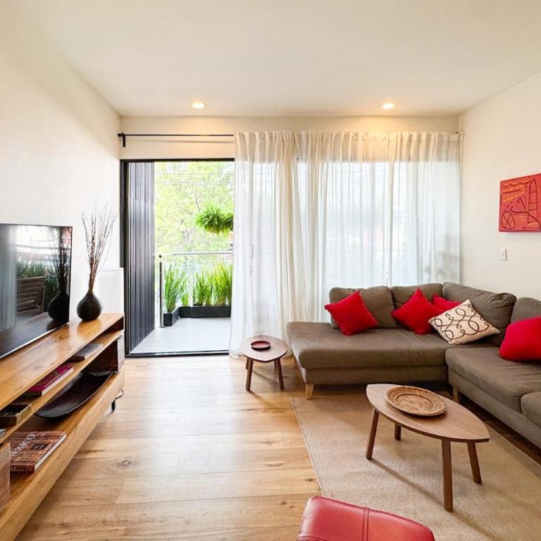Spacious and bright 3-bedroom apartment in Roma Norte - Three-Bedroom Apartment - 1