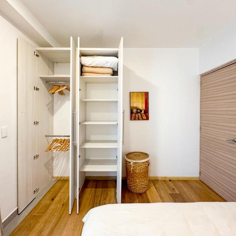Spacious and bright 3-bedroom apartment in Roma Norte - Three-Bedroom Apartment - 22
