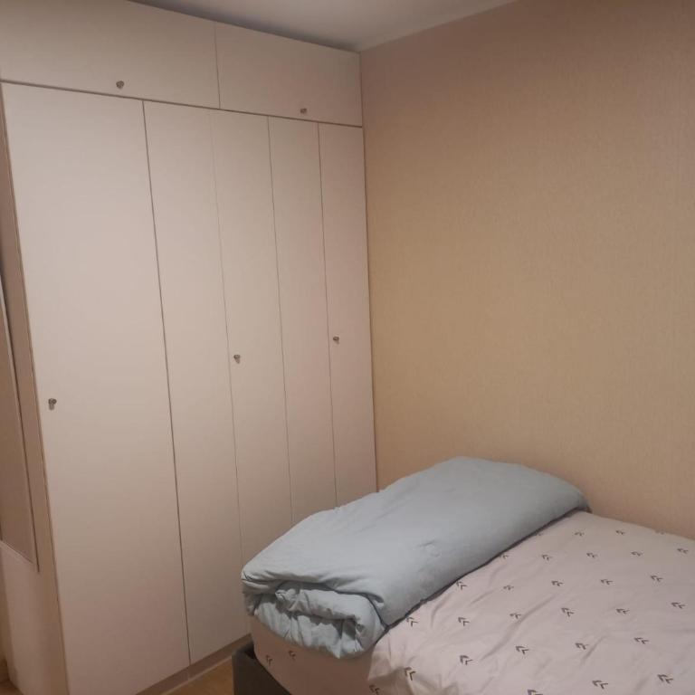 DEPARTAMENTO CHORRILLOS COMODO AMPLIO FAMILIAR y VISITA DE TRABAJO - Apartamento de 3 dormitorios con balcón - 9