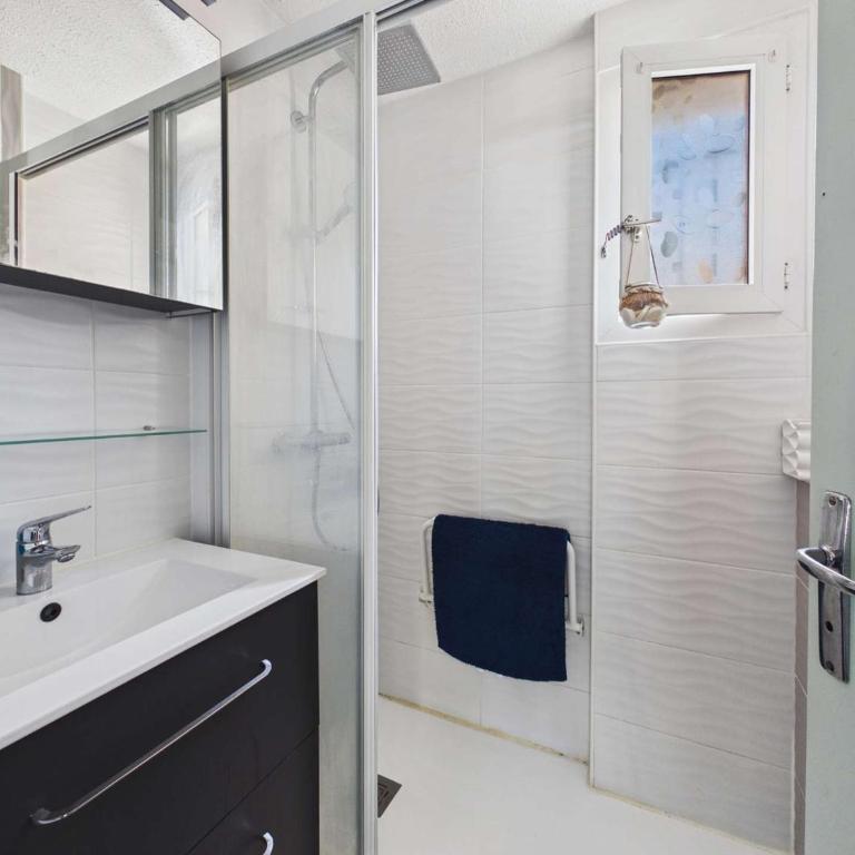Maison mitoyenne avec piscine - 4 pers. - FR-1-326-878 - Maison de Vacances - 12