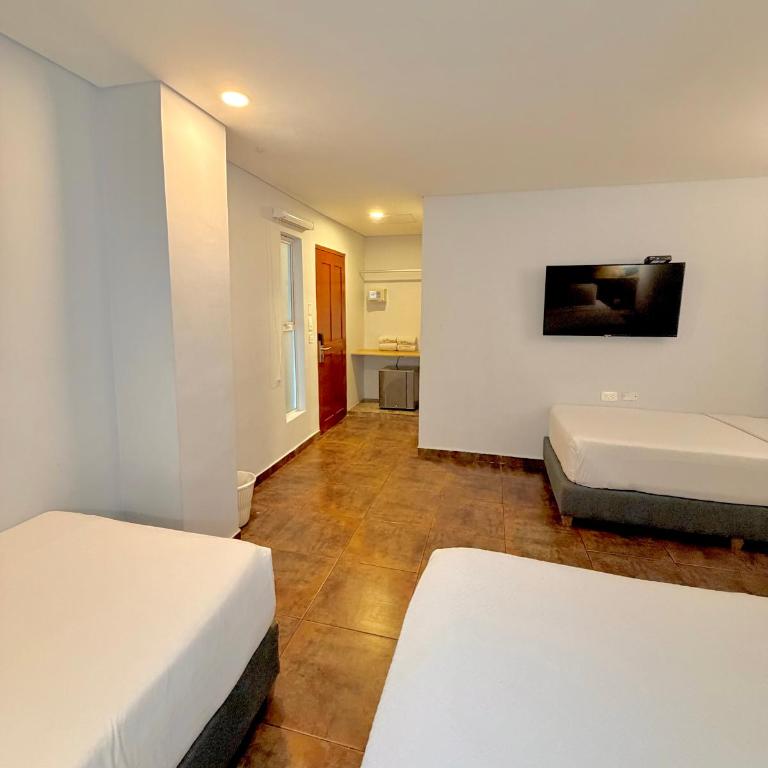 Hotel Caribbean Cartagena - Quadruple Room - 5