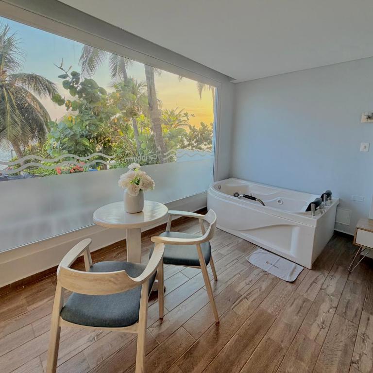 Hotel Caribbean Cartagena - Double Room with Spa Bath - 11