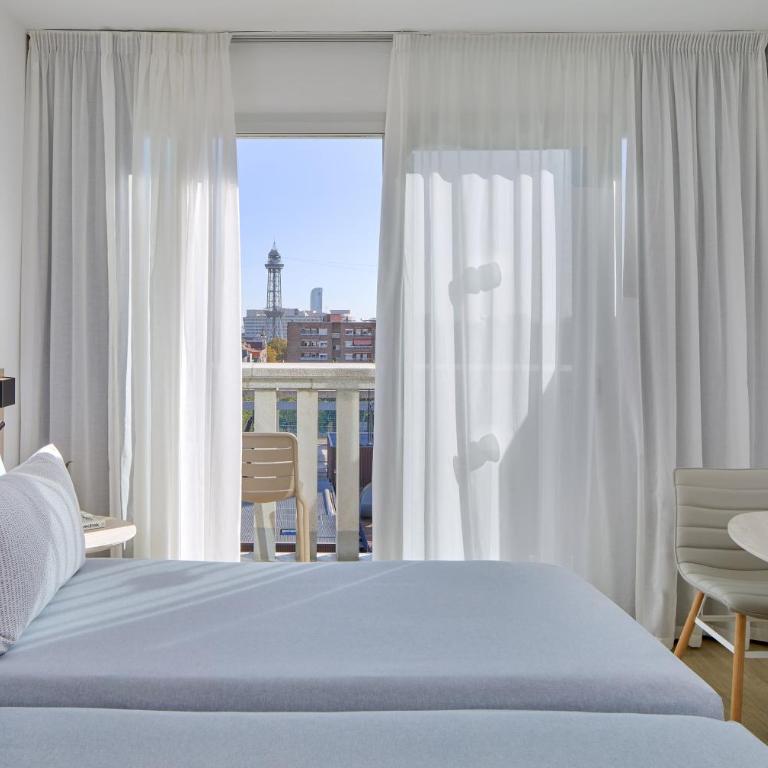 INNSiDE by Meliá Barcelona Apolo - Connecting The Studio Balcony - 1