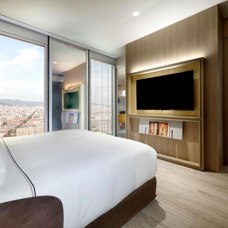 The Level at Meliá Barcelona Sky - The Level Suite City View - 2