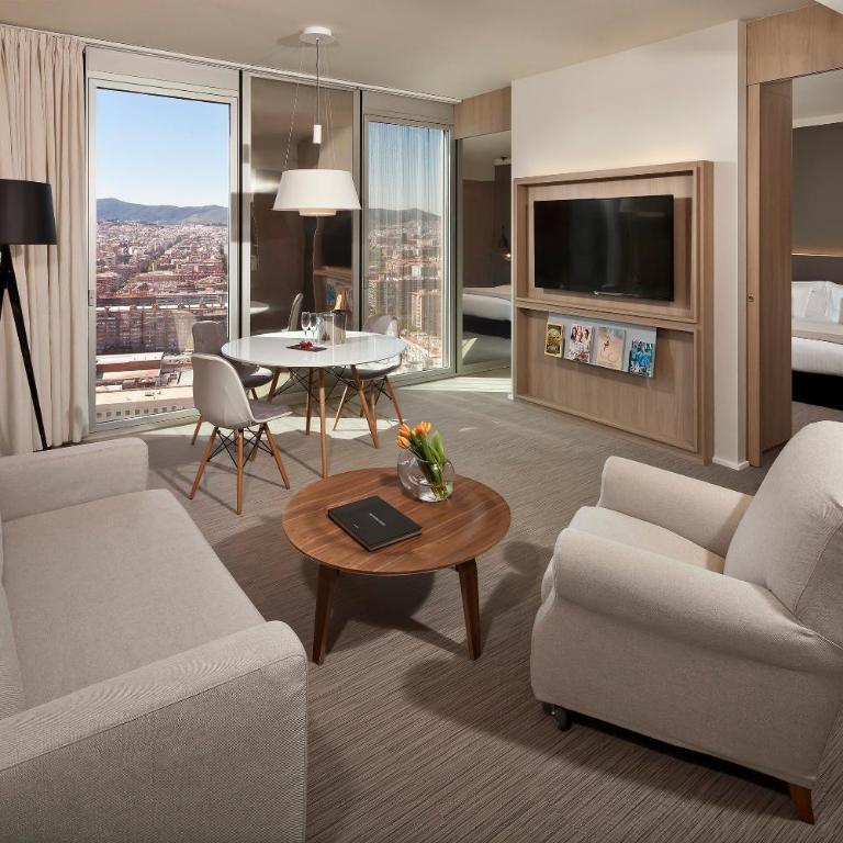 The Level at Meliá Barcelona Sky - The Level Suite City View - 5