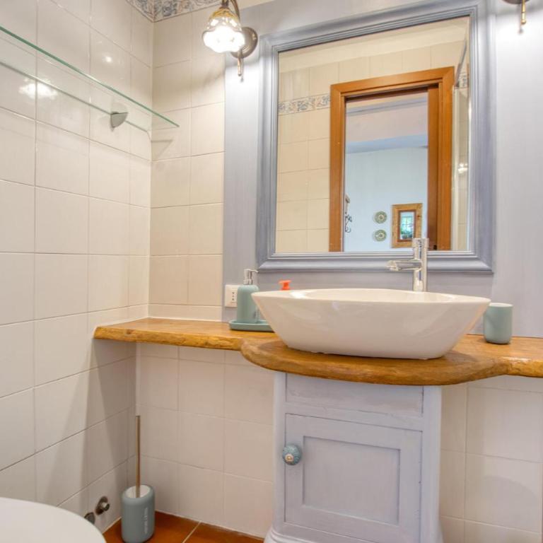 Amazing Home In Rapallo With House Sea View - Casa con 2 Camere da Letto - 11