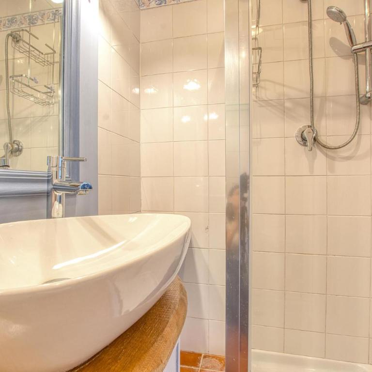 Amazing Home In Rapallo With House Sea View - Casa con 2 Camere da Letto - 12