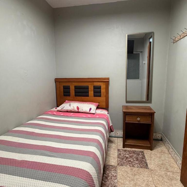 Hostal Arica 3 - Habitación Individual con baño privado - 6