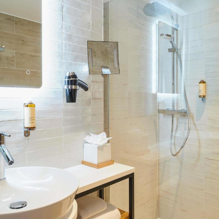 Mercure Avignon TGV Hotel & Spa - Chambre Double Classique avec Lits Superposés et Balcon - 4