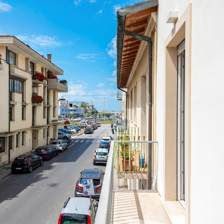 La Suite 2 Ondina Viareggio 200m from sea - Happy Rentals - Appartamento con Balcone - 24