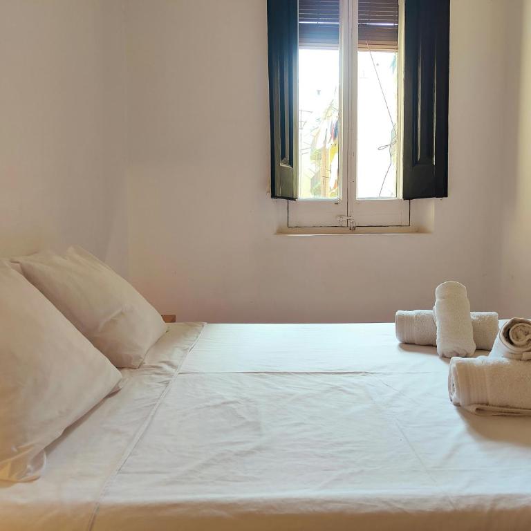 Cute 1 bedroom apt. Super central location. R.K - Apartment - 7