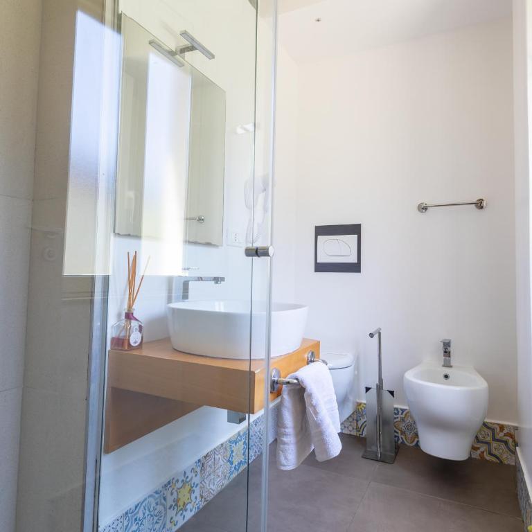 Athena Charming Rooms - Camera Matrimoniale con Vista Giardino - 5