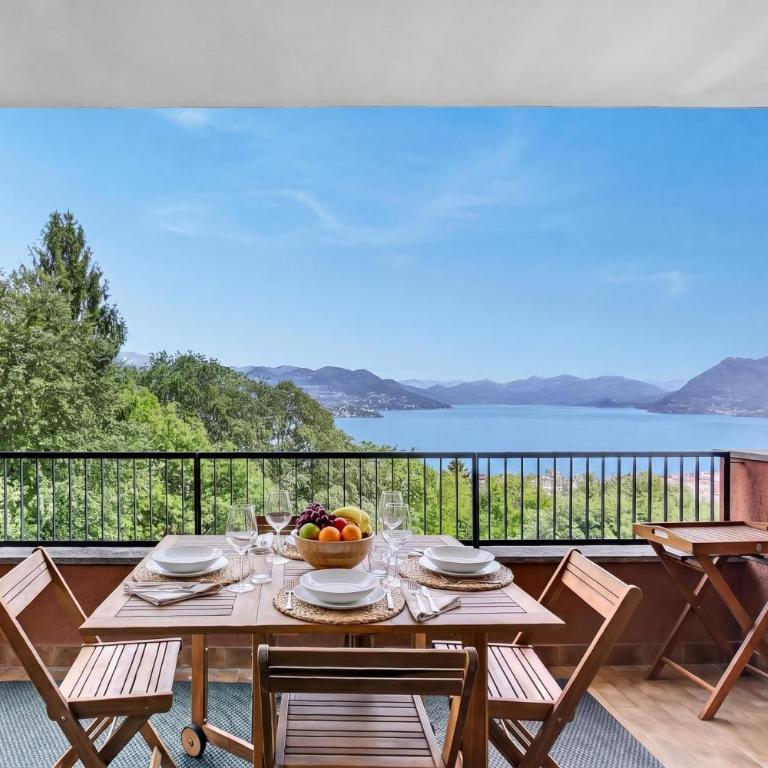Riflessi Di Luce Lake View - Happy Rentals - Apartment with Balcony - 1