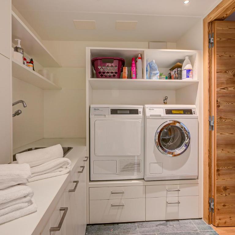 Boutique Chalet Moritz for 12 with Sauna - Deluxe Villa - 48