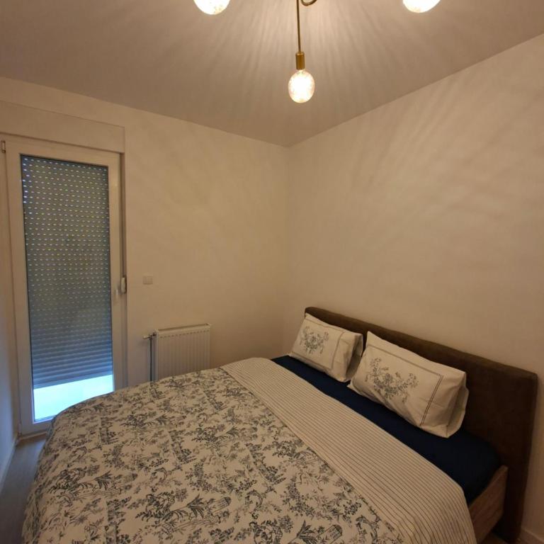 Mocha Suite Modern Beige Apartment with Parking & EV CHRG - One-Bedroom Apartment - 3