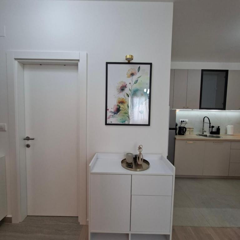 Mocha Suite Modern Beige Apartment with Parking & EV CHRG - One-Bedroom Apartment - 7