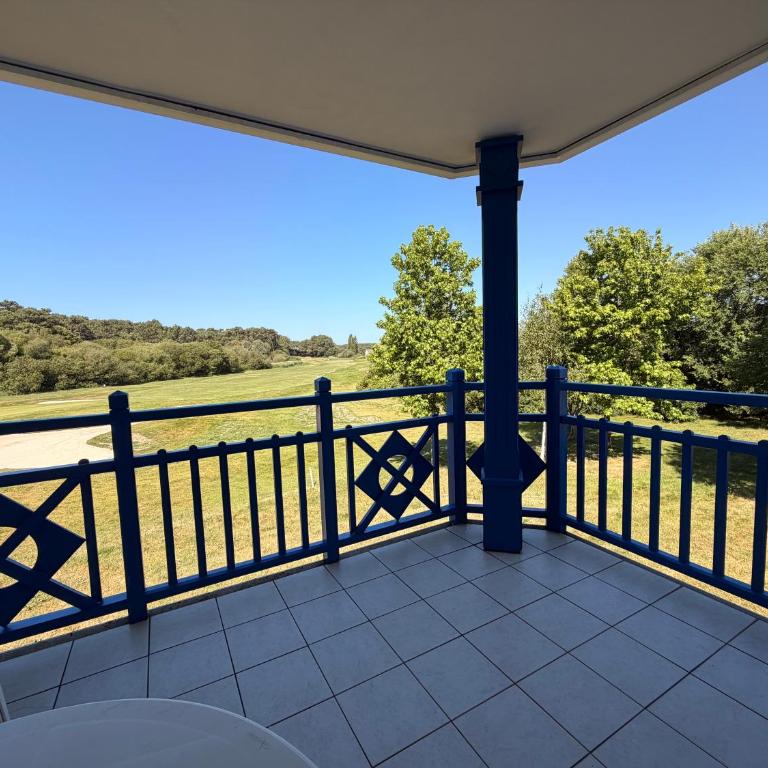 Vue sur golf et foret - One-Bedroom Apartment - 3