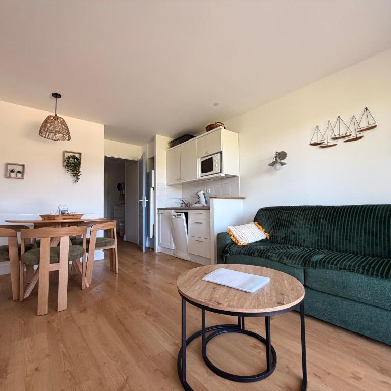 Vue sur golf et foret - One-Bedroom Apartment - 6