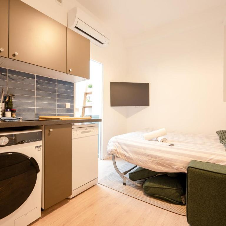 Charmant Appt - Patio & Climatisé - Centre Ville - Apartment - 3