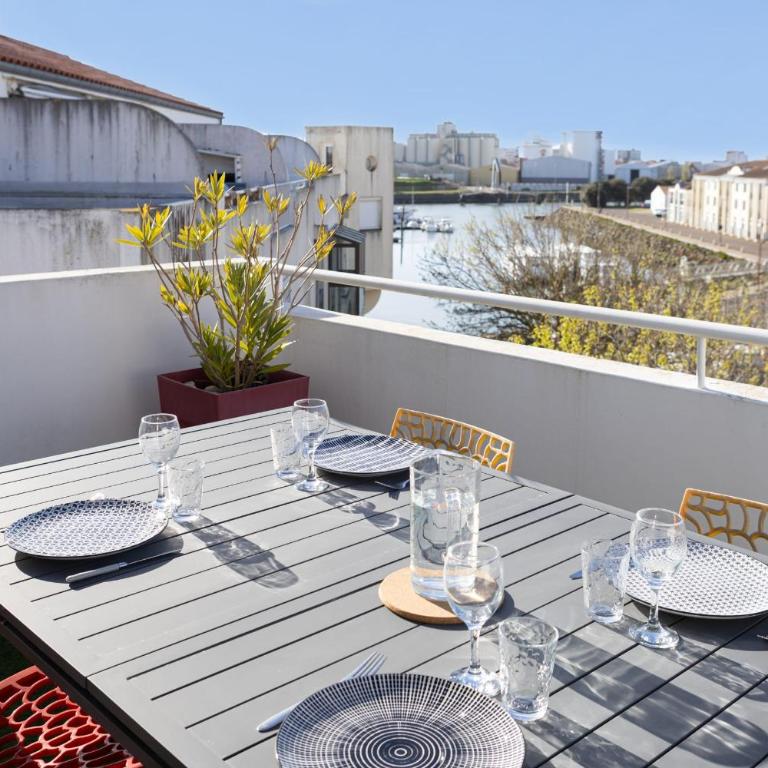 Appartement avec terrasse ensoleillée sur le port Olona - Apartment - 18