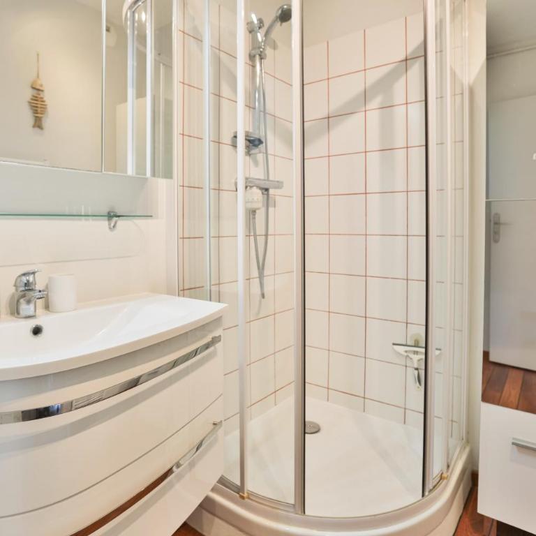 Appartement avec terrasse ensoleillée sur le port Olona - Apartment - 22