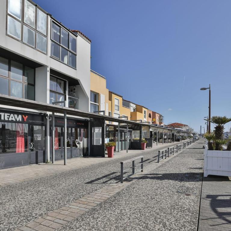 Appartement avec terrasse ensoleillée sur le port Olona - Apartment - 23