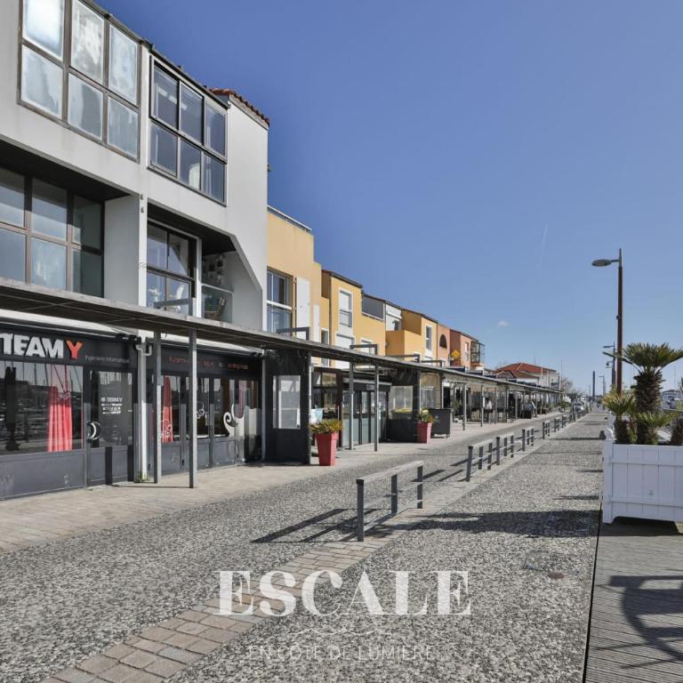 Appartement avec terrasse ensoleillée sur le port Olona - Apartment - 23