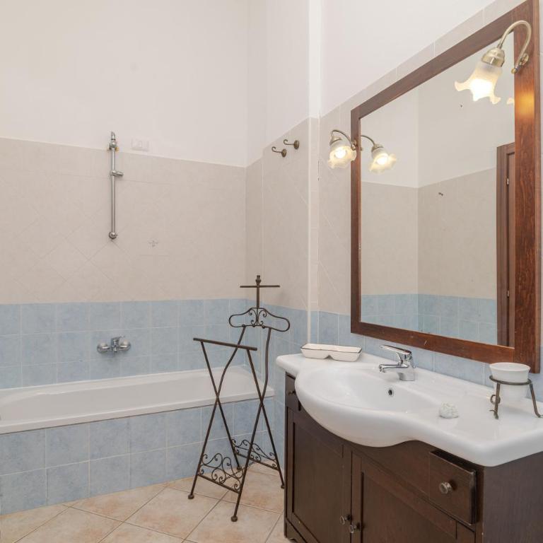 Villetta A Schiera Pesaro House - Two-Bedroom Deluxe Apartment with Garden View - 14