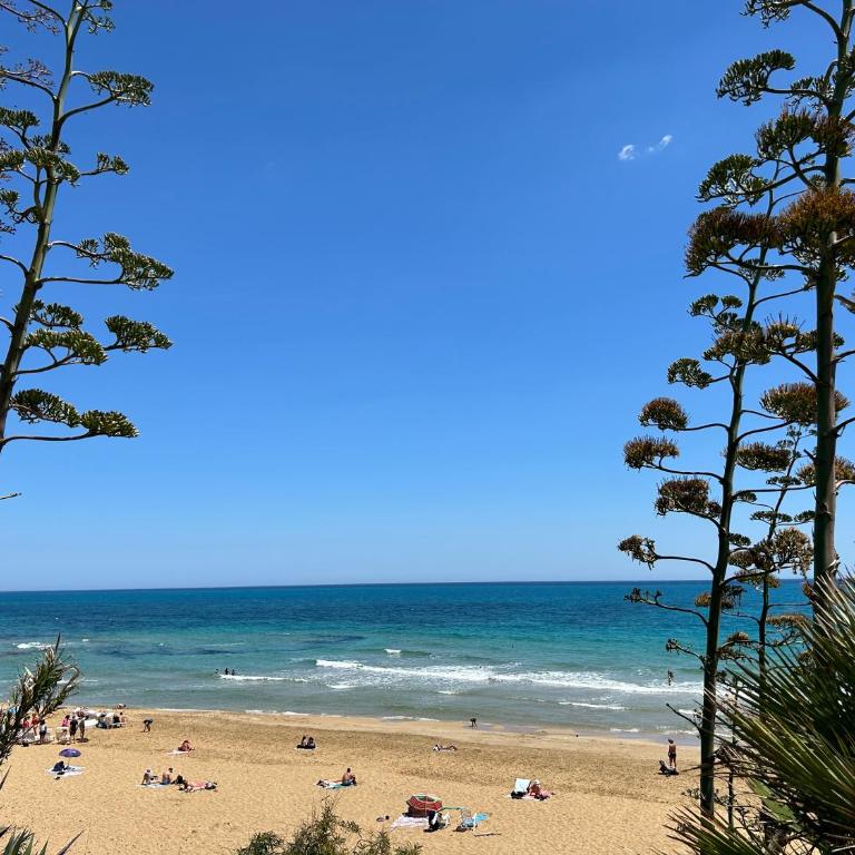 Anna's house near the sandy beach and with wifi - Appartamento Familiare con 2 Camere da Letto - 25