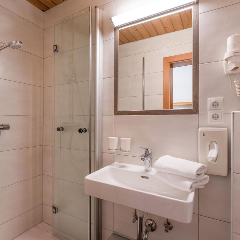 Bergland Dorfglück - social living - Double Room - 1
