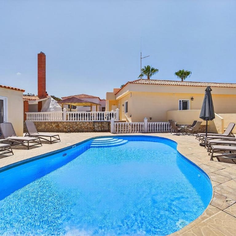 Spacious Villa Victoria Heated Pool - Villa con Vista Mare - 45