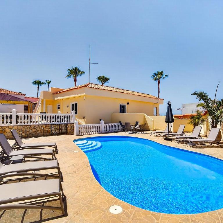 Spacious Villa Victoria Heated Pool - Villa con Vista Mare - 1