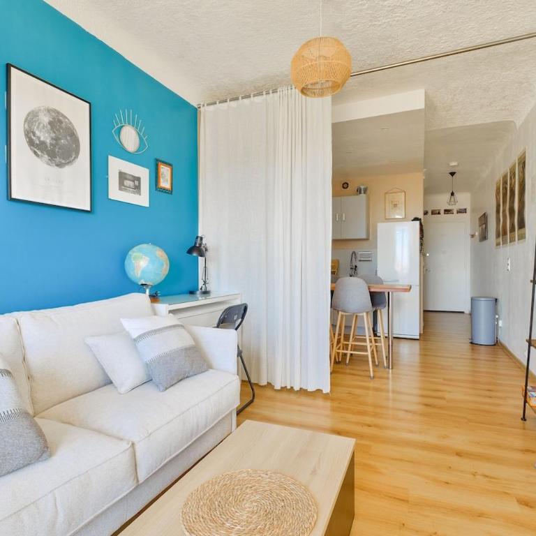 Lumineux studio avec balcon prés du centre ville - Studio - 5