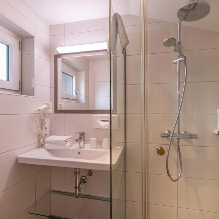 Bergland Dorfglück - social living - Triple Room - 3