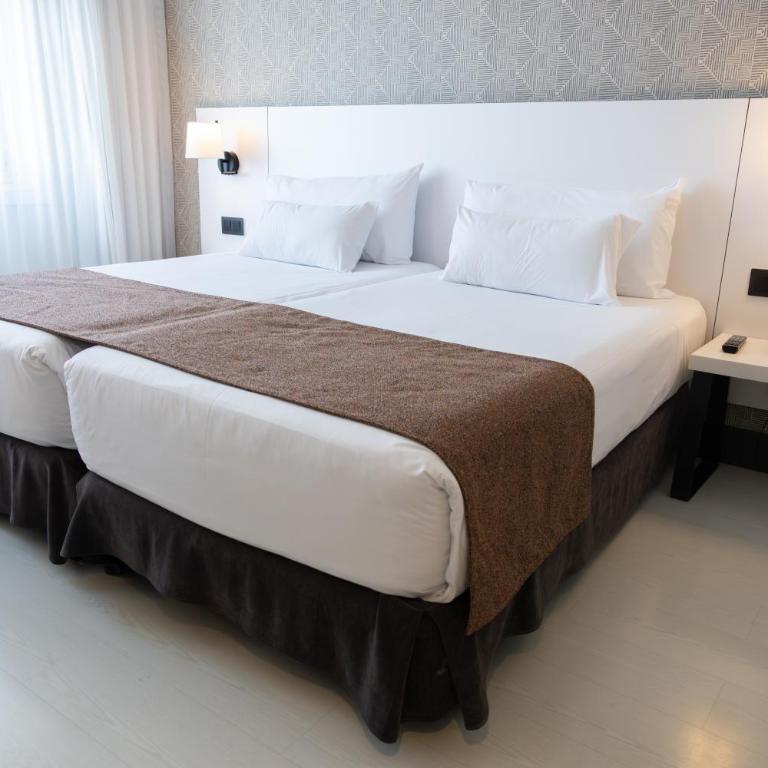 Hotel Ilunion Bilbao - Double Room - 5