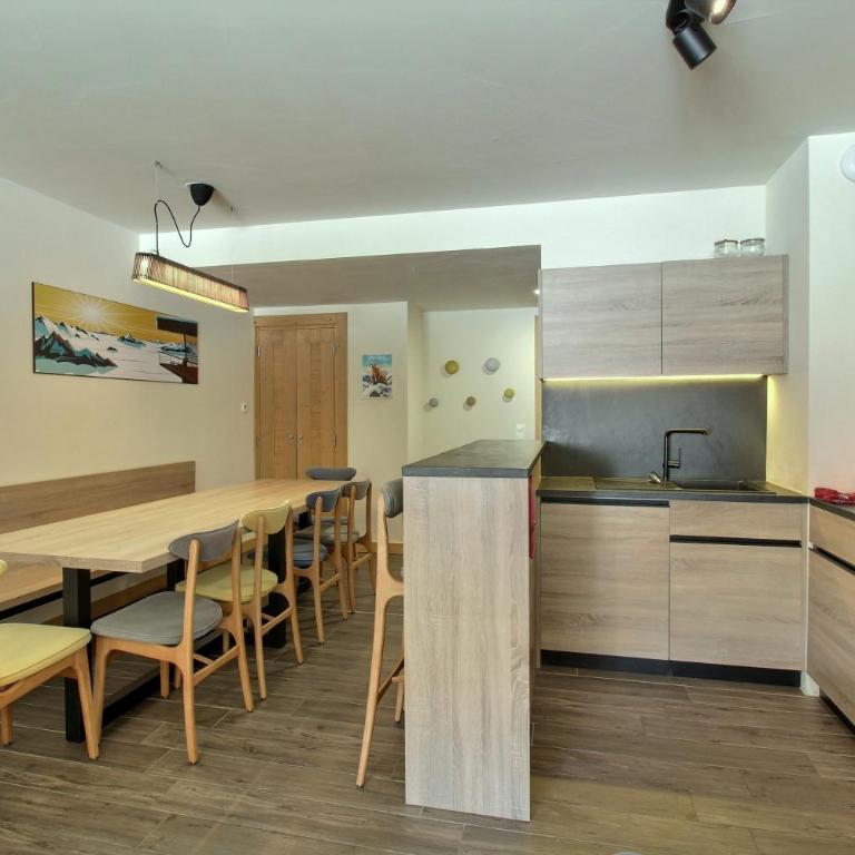 ARC 1600, Résidence Premium LE RIDGE, Appartement 12 personnes Vue Montagne - Ski aux pieds - Sauna, Hammam, Piscine intérieure chauffée, Salle de sport & fitness - Appartement 5 Chambres - 13