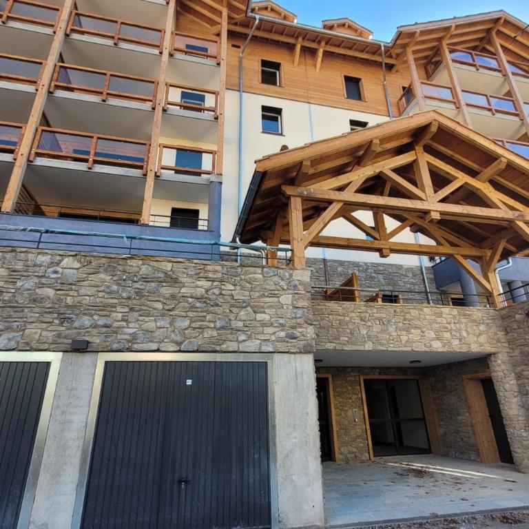 New apt at the slopes with private parking - Apartment - 15