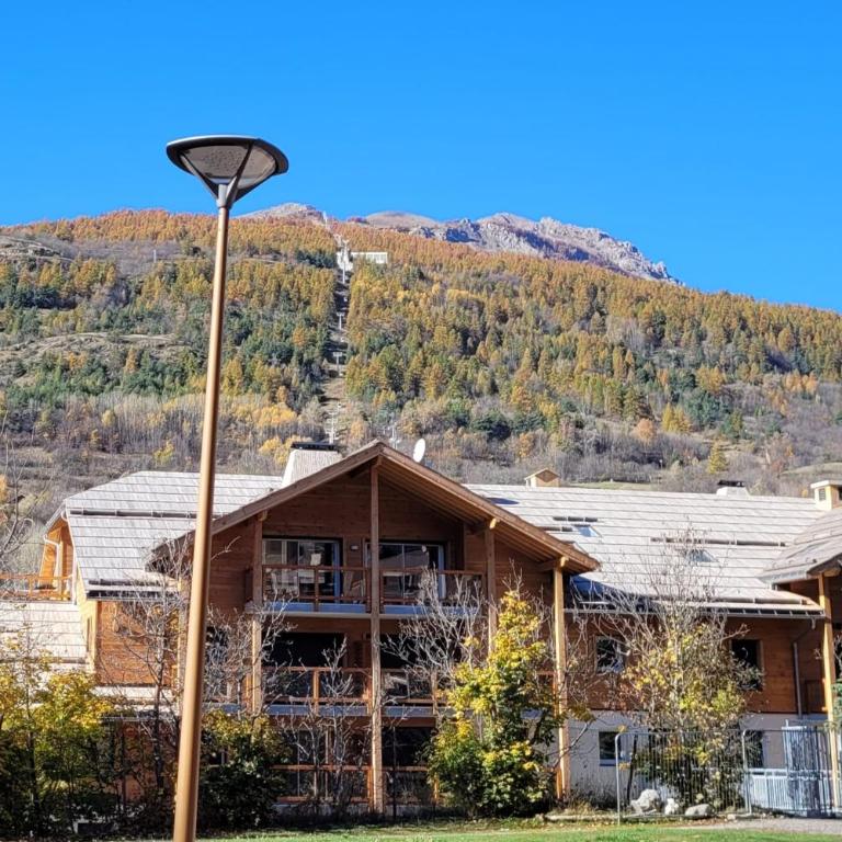 New apt at the slopes with private parking - Apartment - 17